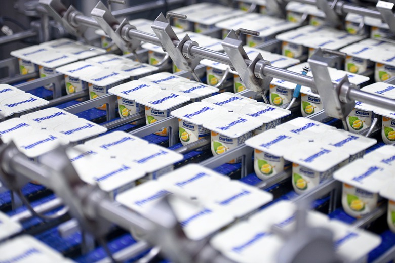 Sữa chua hương vị sầu riêng của Vinamilk xuất khẩu sang thị trường Trung Quốc. Sữa chua hương vị sầu riêng của Vinamilk xuất khẩu sang thị trường Trung Quốc.