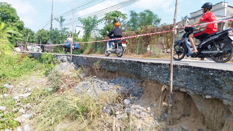 Đồng Th&aacute;p sớm khắc phục đoạn đường sạt lở g&acirc;y nguy hiểm khi lưu th&ocirc;ng- Ảnh 2.