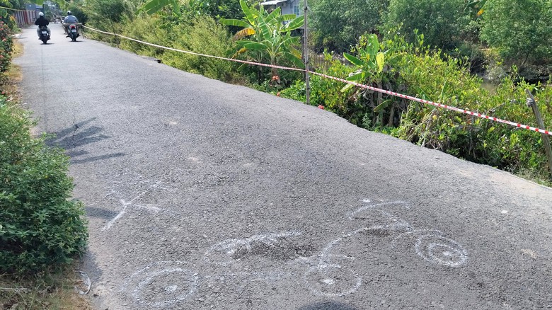 Đồng Th&aacute;p sớm khắc phục đoạn đường sạt lở g&acirc;y nguy hiểm khi lưu th&ocirc;ng- Ảnh 1.