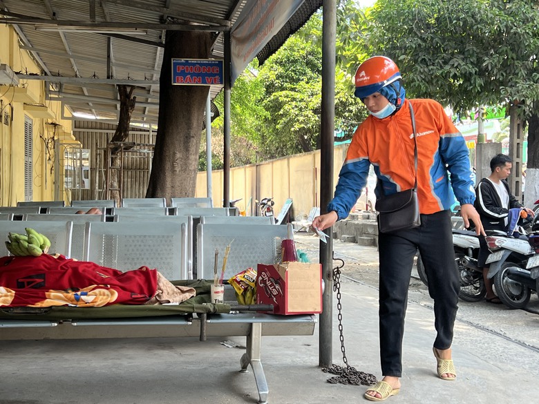 Vào TP.HCM chữa bệnh, người phụ nữ đột ngột qua đời tại ga Dĩ An- Ảnh 2. Vào TP.HCM chữa bệnh, người phụ nữ đột ngột qua đời tại ga Dĩ An- Ảnh 2.