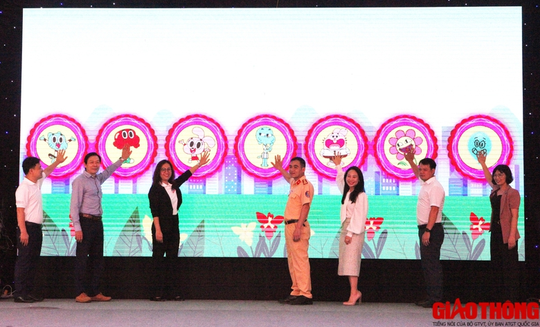 H&agrave;ng trăm học sinh Y&ecirc;n B&aacute;i trải nghiệm tại ng&agrave;y hội ATGT- Ảnh 10.