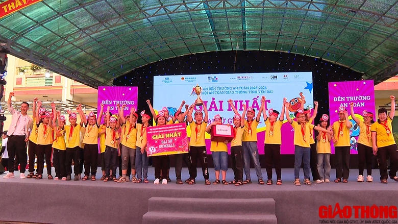 H&agrave;ng trăm học sinh Y&ecirc;n B&aacute;i trải nghiệm tại ng&agrave;y hội ATGT- Ảnh 16.