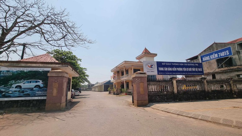 Khởi tố giám đốc, phó giám đốc Trung tâm đăng kiểm ở Quảng Trị- Ảnh 1. Khởi tố giám đốc, phó giám đốc Trung tâm đăng kiểm ở Quảng Trị- Ảnh 1.