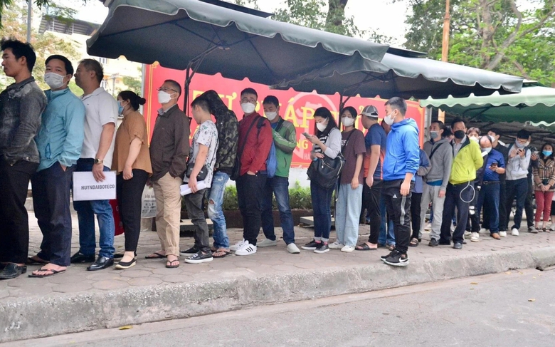 H&agrave; Nội th&iacute; điểm cấp phiếu l&yacute; lịch tư ph&aacute;p tr&ecirc;n ứng dụng VNeID