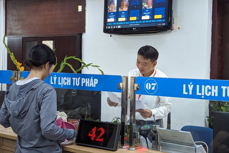 Những dịch vụ c&ocirc;ng n&agrave;o được thực hiện qua ứng dụng VNeID?- Ảnh 1.