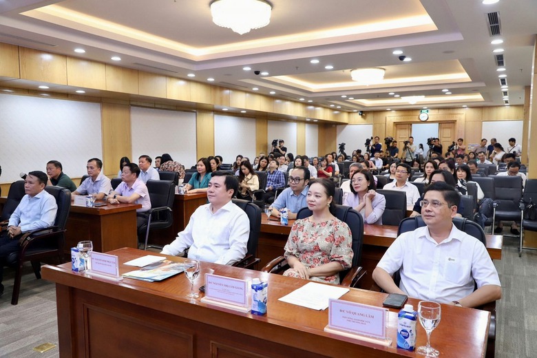 Giải b&aacute;o ch&iacute; về tiết kiệm điện năm 2024 c&oacute; g&igrave; đặc biệt?- Ảnh 1.