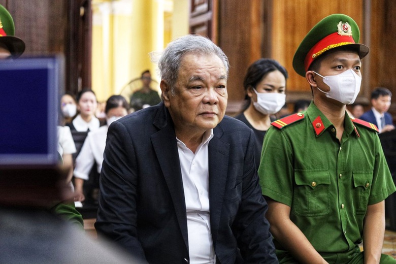 Ông Trần Quí Thanh xin được tách giao dịch với bà Kim Oanh để giải quyết trong vụ án khác- Ảnh 1. Ông Trần Quí Thanh xin được tách giao dịch với bà Kim Oanh để giải quyết trong vụ án khác- Ảnh 1.