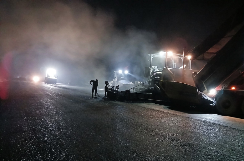 Dự án cao tốc đoạn Diễn Châu - Bãi Vọt: Nhà thầu đầu tiên cán đích vượt mốc 30/4/2024- Ảnh 11. Dự án cao tốc đoạn Diễn Châu - Bãi Vọt: Nhà thầu đầu tiên cán đích vượt mốc 30/4/2024- Ảnh 11.