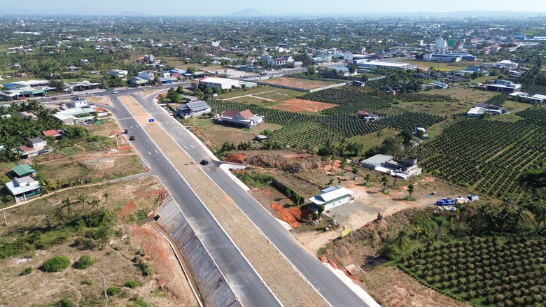 Đến Phan Thiết dịp lễ 30/4-1/5, xem ph&aacute;o hoa ở đ&acirc;u?- Ảnh 2.