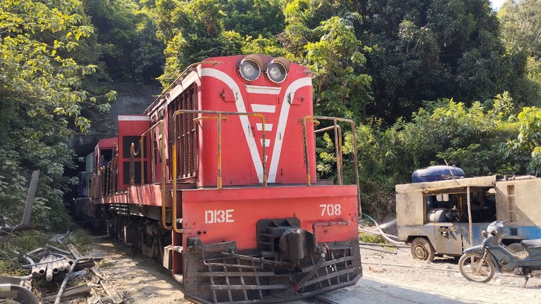 C&ocirc;ng nh&acirc;n căng m&igrave;nh gia cố hầm B&atilde;i Gi&oacute; sau sự cố- Ảnh 3.