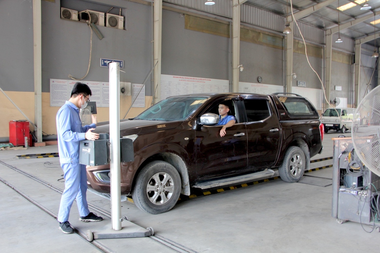 Chỉ c&oacute; giấy hẹn cấp đăng k&yacute; xe, &ocirc; t&ocirc; c&oacute; được đăng kiểm?- Ảnh 1.