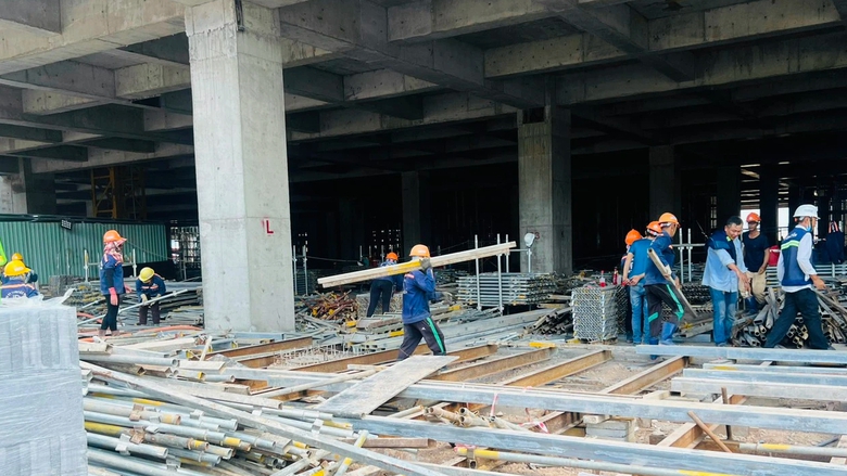 Tiến độ thần tốc tr&ecirc;n c&ocirc;ng trường nh&agrave; ga T3 s&acirc;n bay T&acirc;n Sơn Nhất- Ảnh 7.