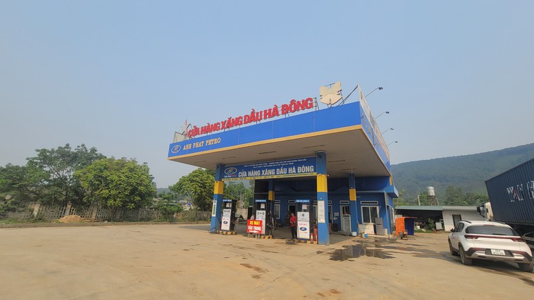 T&agrave;i xế taxi kể lại gi&acirc;y ph&uacute;t bị phạm nh&acirc;n trốn trại cướp &ocirc; t&ocirc;- Ảnh 2.