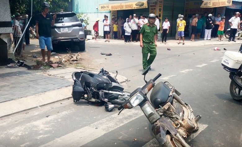 T&agrave;i xế dương t&iacute;nh với ma t&uacute;y đ&aacute; g&acirc;y tai nạn li&ecirc;n ho&agrave;n ở An Giang.