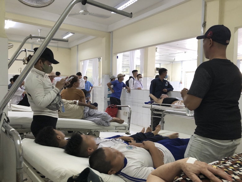 Học sinh lớp 5 tử vong nghi ngộ độc: Thêm nhiều em đau bụng, nôn ói- Ảnh 1. Học sinh lớp 5 tử vong nghi ngộ độc: Thêm nhiều em đau bụng, nôn ói- Ảnh 1.