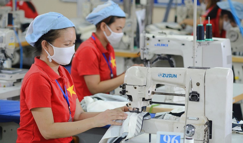 Đề xuất nghỉ 5 ng&agrave;y dịp 30/4 - 1/5: C&ocirc;ng nh&acirc;n phấn khởi, doanh nghiệp lo ngay ng&aacute;y- Ảnh 1.