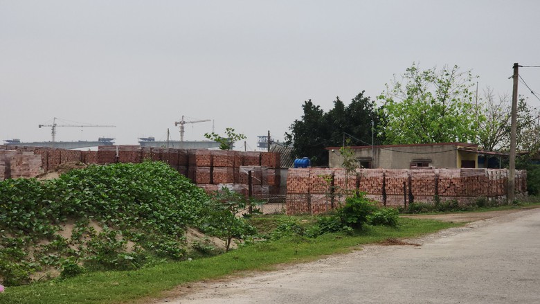 Nam Định: Loạt bến b&atilde;i tr&aacute;i ph&eacute;p bủa v&acirc;y, xe nghi qu&aacute; tải tung ho&agrave;nh đ&ecirc; Hữu Hồng- Ảnh 6.