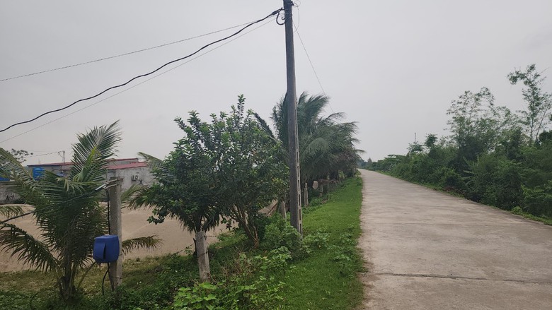 Nam Định: Loạt bến b&atilde;i tr&aacute;i ph&eacute;p bủa v&acirc;y, xe nghi qu&aacute; tải tung ho&agrave;nh đ&ecirc; Hữu Hồng- Ảnh 3.