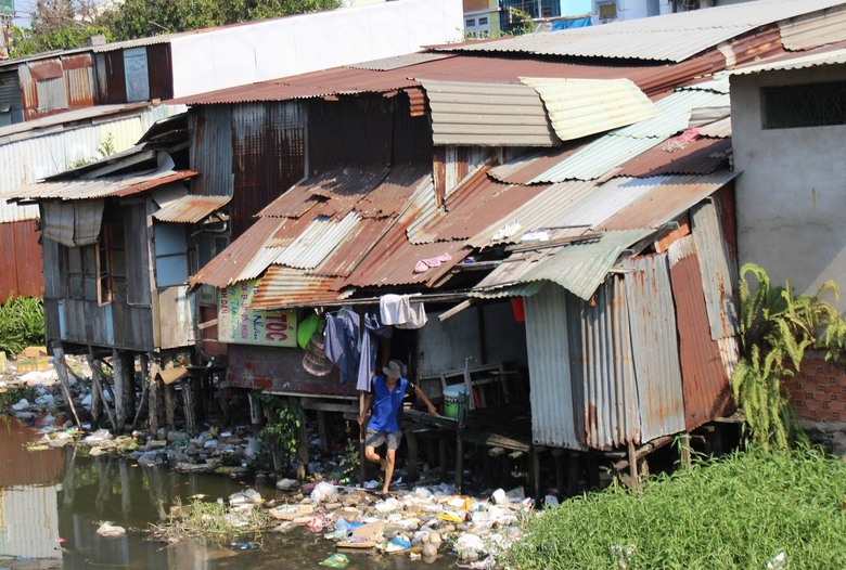 TP.HCM: Dân nóng lòng chờ di dời nhà ven kênh, rạch- Ảnh 2. TP.HCM: Dân nóng lòng chờ di dời nhà ven kênh, rạch- Ảnh 2.