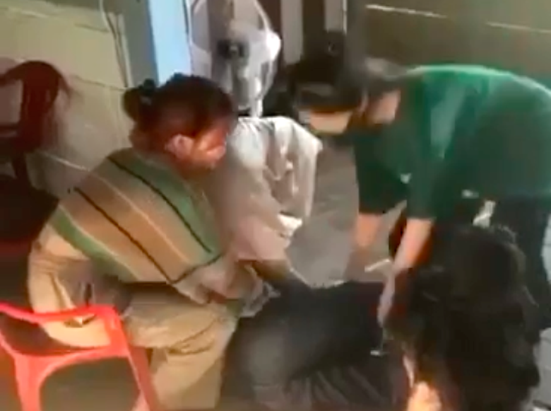 Đắk N&ocirc;ng: C&ocirc;ng an v&agrave;o cuộc vụ nữ sinh bị lột đồ, đ&aacute;nh hội đồng- Ảnh 1.