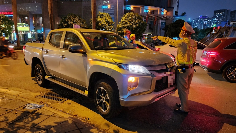 T&agrave;i xế tung đủ chi&ecirc;u vẫn kh&ocirc;ng tho&aacute;t lỗi vi phạm nồng độ cồn- Ảnh 9.