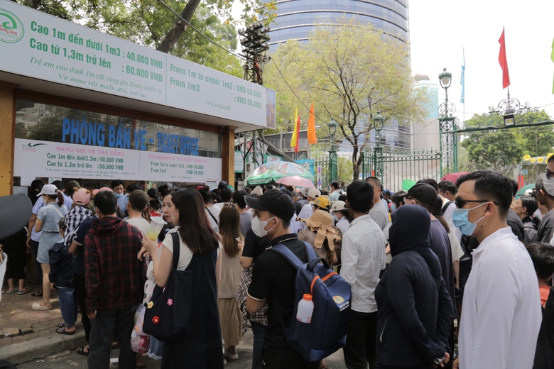 Thảo Cầm Vi&ecirc;n S&agrave;i G&ograve;n chật như n&ecirc;m những ng&agrave;y nghỉ lễ- Ảnh 2.