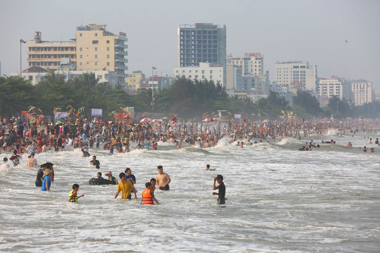 5 ng&agrave;y nghỉ lễ, Thanh H&oacute;a đ&oacute;n 1,5 triệu lượt kh&aacute;ch- Ảnh 1.