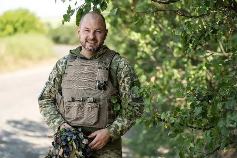 Người phát ngôn Bộ Quốc phòng Ukraine Dmitry Lazutkin cho biết toàn bộ đất nước Ukraine phải hy sinh và quên đi cuộc sống yên bình để đánh bại kẻ thù. (Ảnh: Kyiv Independent) Người phát ngôn Bộ Quốc phòng Ukraine Dmitry Lazutkin cho biết toàn bộ đất nước Ukraine phải hy sinh và quên đi cuộc sống yên bình để đánh bại kẻ thù. (Ảnh: Kyiv Independent)