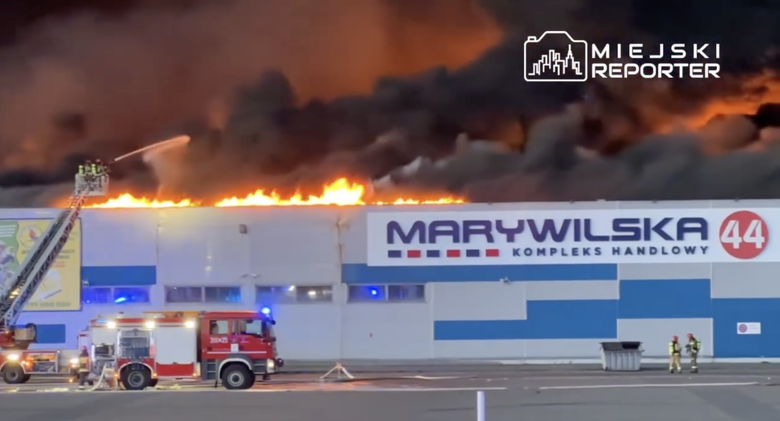 Sẽ hỗ trợ b&agrave; con người Việt giảm tối đa hậu quả vụ ch&aacute;y trung t&acirc;m thương mại ở Ba Lan- Ảnh 1.