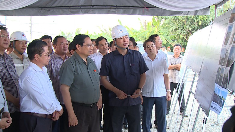 Thủ tướng y&ecirc;u cầu sớm gỡ kh&oacute; mặt bằng, vật liệu cho cao tốc trục ngang miền T&acirc;y- Ảnh 1.