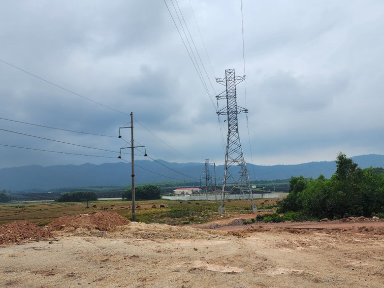 Thảm gần 2km b&ecirc; t&ocirc;ng nhựa đầu ti&ecirc;n tr&ecirc;n tuyến cao tốc Bắc - Nam qua H&agrave; Tĩnh- Ảnh 4.