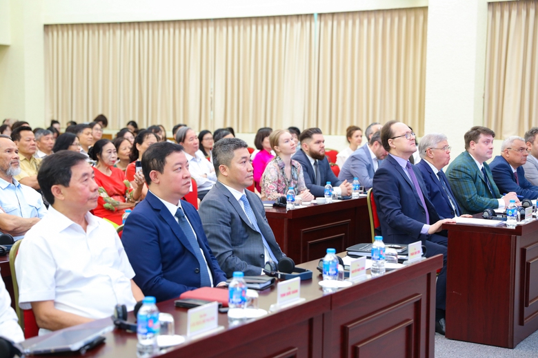 Việt Nam và Nga có tiềm năng hợp tác trong lĩnh vực ô tô- Ảnh 2. Việt Nam và Nga có tiềm năng hợp tác trong lĩnh vực ô tô- Ảnh 2.