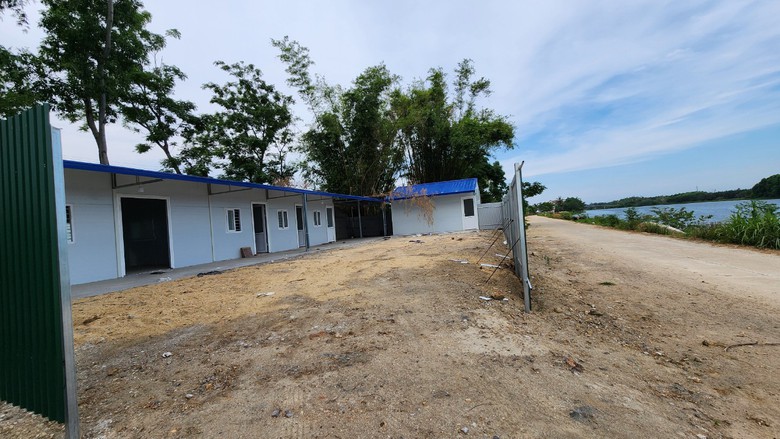 Quảng Ng&atilde;i: C&ocirc;ng trường đường 3.500 tỷ kh&ocirc;ng b&oacute;ng người v&igrave; thiếu c&aacute;t- Ảnh 7.