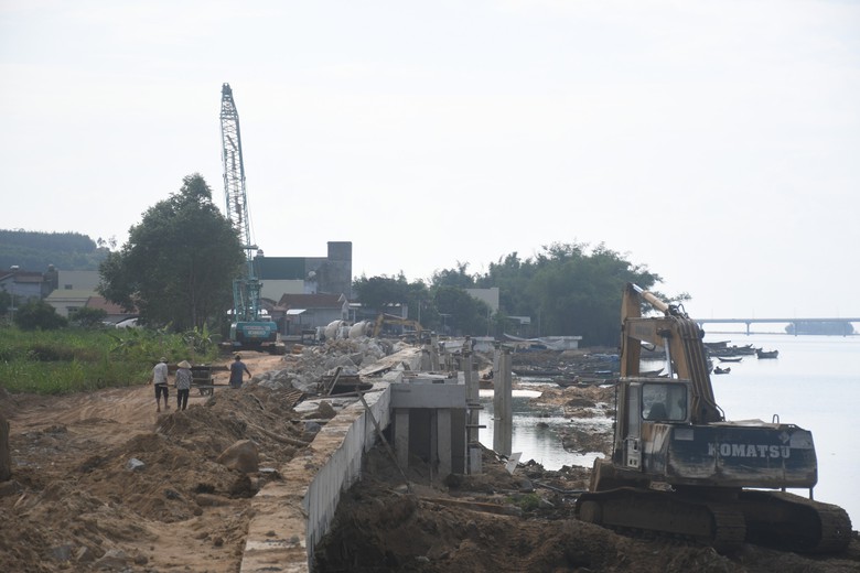 Quảng Ng&atilde;i: Nguy cơ vỡ tiến độ hai dự &aacute;n k&egrave; hơn 400 tỷ- Ảnh 1.