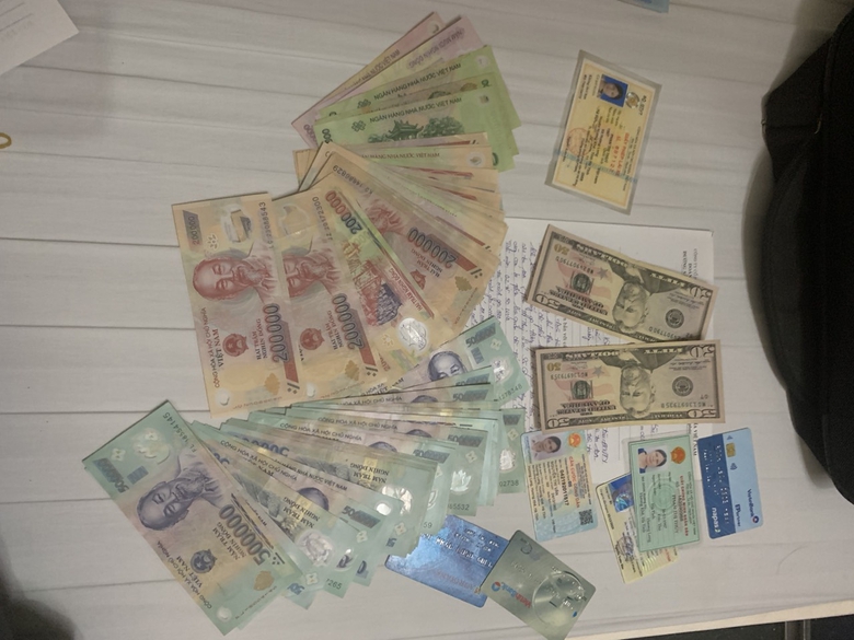 Tiếp viên đường sắt Phương Nam trả lại hành khách gần 30 triệu để quên trên tàu- Ảnh 1. Tiếp viên đường sắt Phương Nam trả lại hành khách gần 30 triệu để quên trên tàu- Ảnh 1.