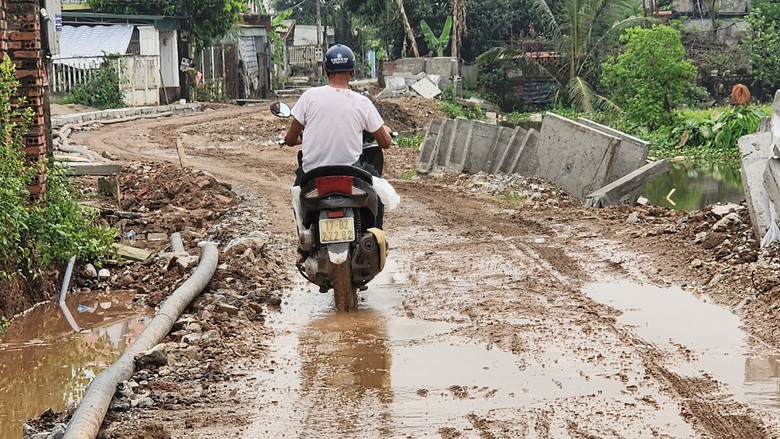 Th&aacute;i B&igrave;nh: Đường như ruộng c&agrave;y v&igrave; nh&agrave; thầu thi c&ocirc;ng ẩu- Ảnh 1.