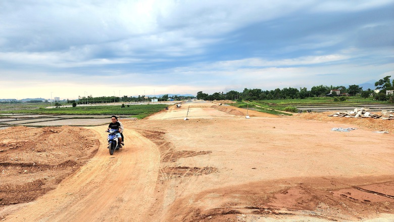 Nguy cơ vỡ tiến độ dự &aacute;n đường 700 tỷ ở Quảng Ng&atilde;i- Ảnh 13.