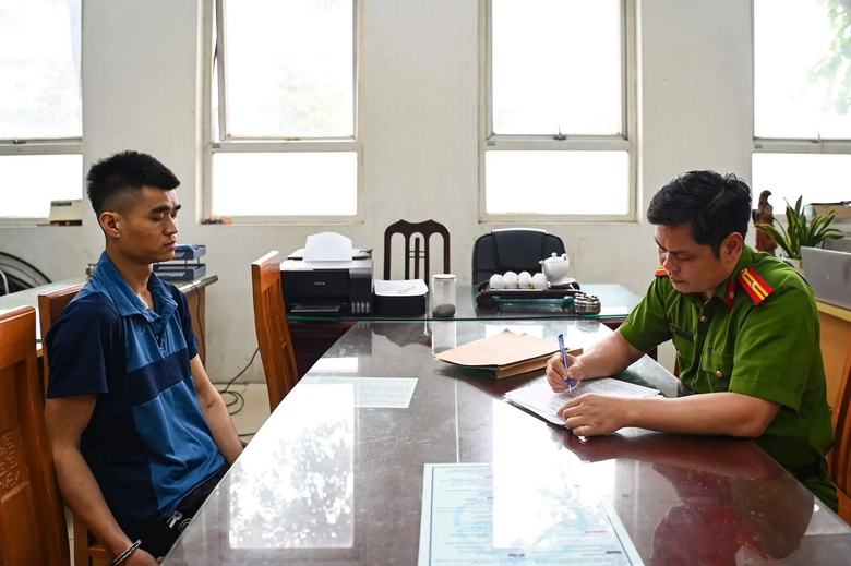 Thông tin mới nhất vụ đối tượng xin lái thử xe rồi bỏ chạy ở Hà Nội- Ảnh 1. Thông tin mới nhất vụ đối tượng xin lái thử xe rồi bỏ chạy ở Hà Nội- Ảnh 1.