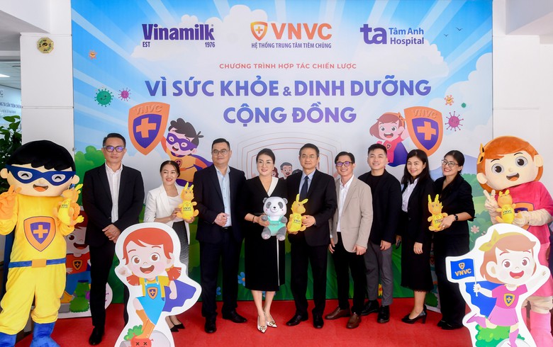 Hợp t&aacute;c chiến lược kết hợp dinh dưỡng v&agrave; chăm s&oacute;c y tế được Vinamilk, VNVC v&agrave; T&acirc;m Anh k&igrave; vọng sẽ mang đến nhiều lợi &iacute;ch cho cộng đồng. Ảnh: Vi Nam