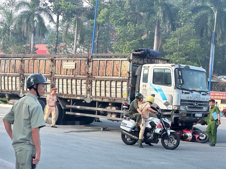 Đang chuyển hướng, người phụ nữ bị xe tải c&aacute;n tử vong- Ảnh 1.