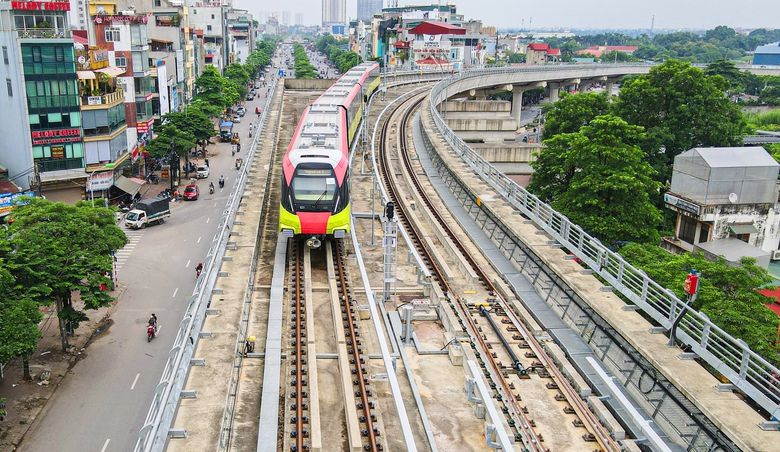 H&agrave; Nội phấn đấu tỷ lệ vận tải h&agrave;nh kh&aacute;ch c&ocirc;ng cộng năm 2035 đạt 50-55%- Ảnh 1.