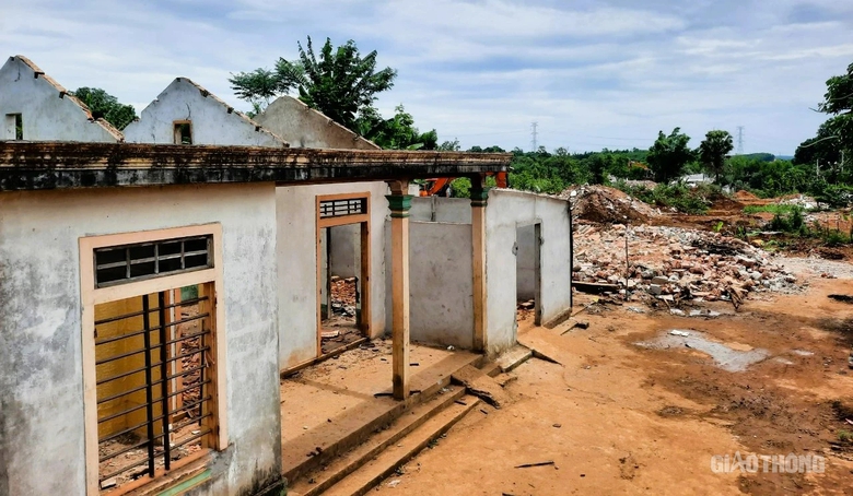 Bảo vệ thi c&ocirc;ng, b&agrave;n giao th&ecirc;m mặt bằng dự &aacute;n cao tốc Vạn Ninh - Cam Lộ- Ảnh 4.