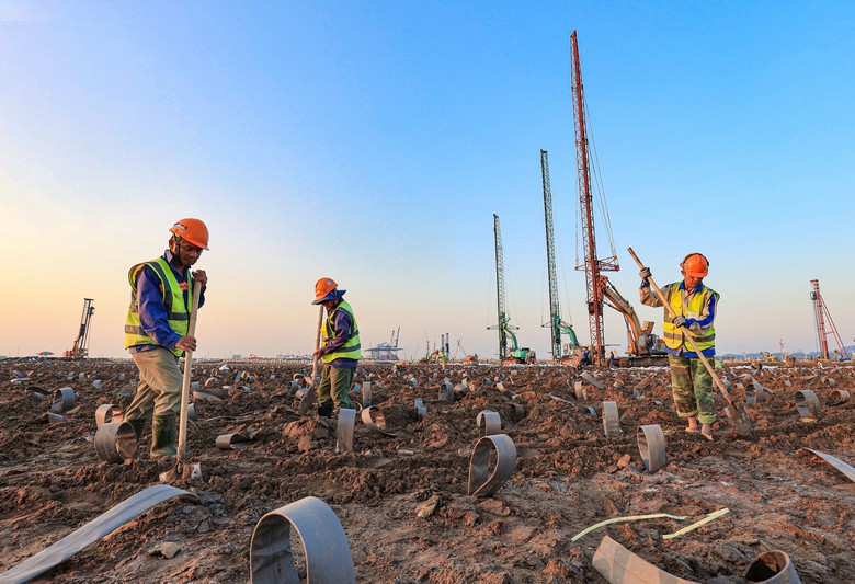 Hai bến cảng gần 9 ngh&igrave;n tỷ tại Lạch Huyện đang thi c&ocirc;ng đến đ&acirc;u?- Ảnh 1.