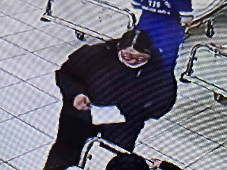 Công an TP Nha Trang truy tìm nghi can gây tai nạn khiến cháu bé 7 tuổi tử vong- Ảnh 1. Công an TP Nha Trang truy tìm nghi can gây tai nạn khiến cháu bé 7 tuổi tử vong- Ảnh 1.