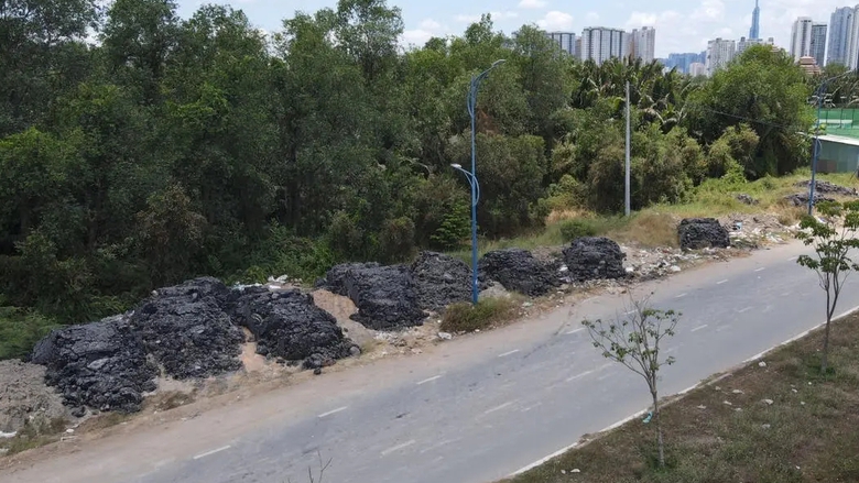 Thi c&ocirc;ng dự &aacute;n ngh&igrave;n tỷ, Unicons c&ugrave;ng thầu phụ buộc phải dọn b&ugrave;n đổ bậy- Ảnh 1.