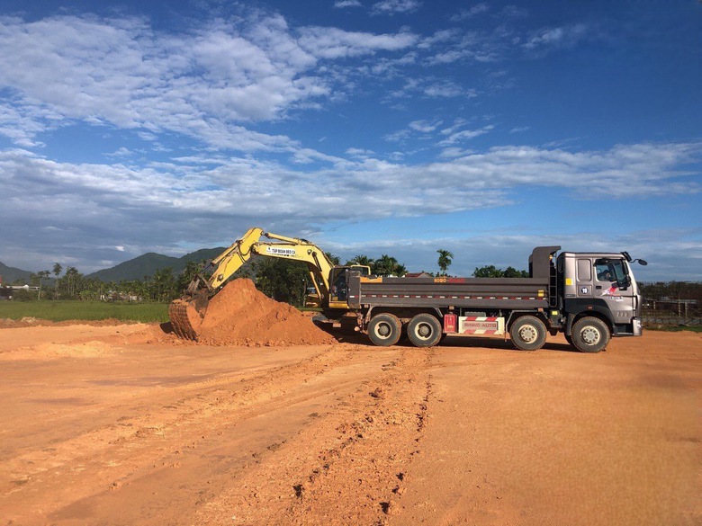 Cao tốc Quảng Ng&atilde;i - Ho&agrave;i Nhơn: Mặt bằng chưa th&ocirc;ng, đất đắp vẫn thiếu- Ảnh 4.