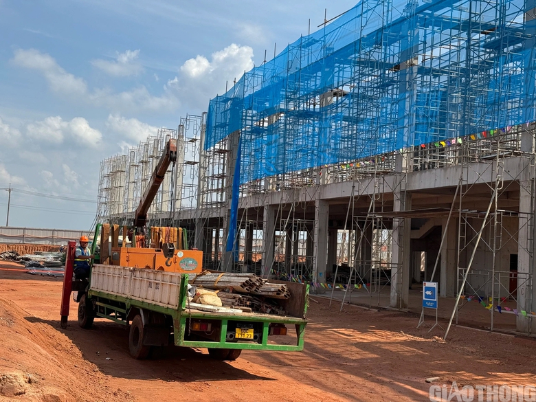 Tháp không lưu sân bay Long Thành vượt tiến độ, cao hơn 72m- Ảnh 2. Tháp không lưu sân bay Long Thành vượt tiến độ, cao hơn 72m- Ảnh 2.