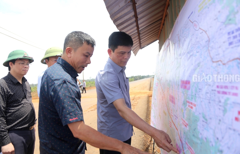 Tranh thủ mặt bằng, đẩy tiến độ cao tốc Kh&aacute;nh H&ograve;a - Bu&ocirc;n Ma Thuột- Ảnh 2.