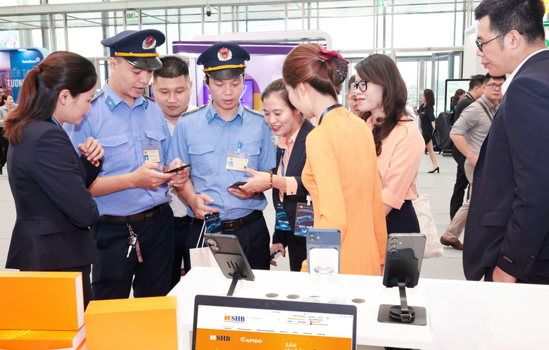 Giải ph&aacute;p số cho doanh nghiệp của SHB nổi bật tại sự kiện Chuyển đổi số ng&agrave;nh ng&acirc;n h&agrave;ng- Ảnh 2.
