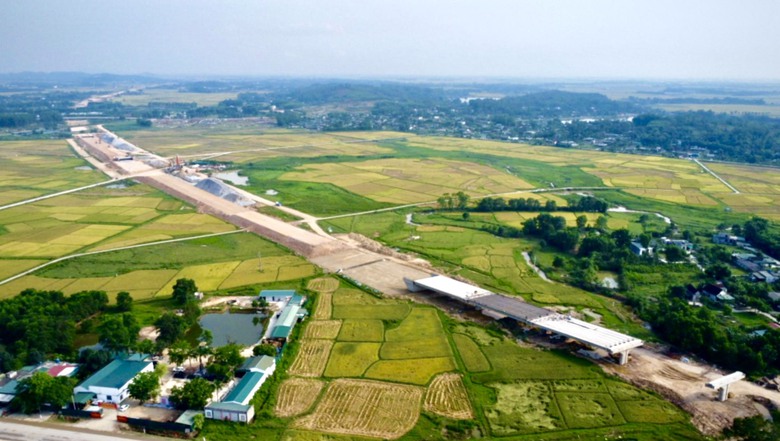 Nhiều đơn vị thi c&ocirc;ng vượt tiến độ dự &aacute;n cao tốc qua H&agrave; Tĩnh nhận thưởng n&oacute;ng- Ảnh 2.